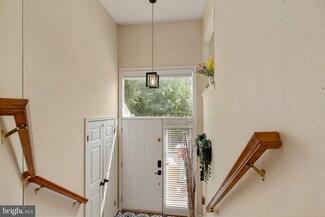 116 Mill Cross Ln, Occoquan, VA 22125