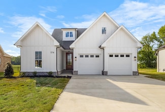 174 Aspen Pine Dr, Clarksville, TN 37043