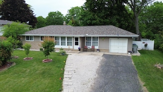 5510 W Luebbe Ln, Milwaukee, WI 53223