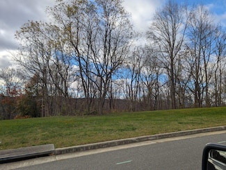 1902 Parker Ln, Vinton, VA 24179