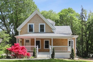 289 Old Main Rd, North Falmouth, MA 02556