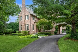 140 Ravine Glade St, Glencoe, IL 60022
