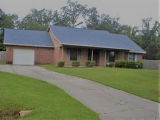 513 Woodberry Cir, Raeford, NC 28376