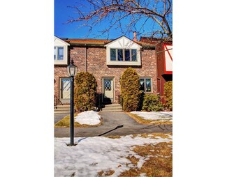 37 Scotty Hollow Dr Unit B, Chelmsford, MA 01863