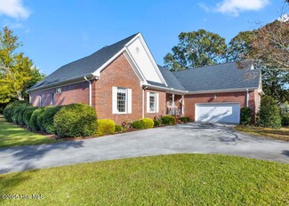 113 Golf Terrace Dr, Hampstead, NC 28443