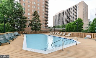 1211 S Eads St Unit 306, Arlington, VA 22202