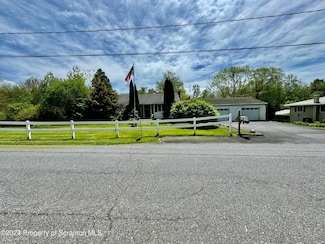 110 Sunset Dr, Dalton, PA 18414