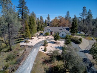 10127 Tilton Mine Rd, Redding, CA 96001