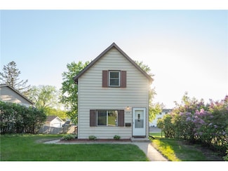 608 7th Ave S, Hopkins, MN 55343