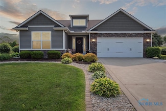 10 Hidden Village Ln, Holland, OH 43528