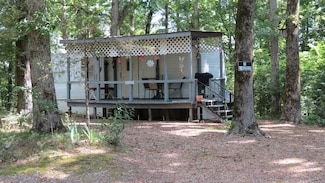 446 Perryville Estate Ln, Parsons, TN 38363