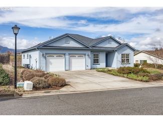 805 Oak Knoll Dr, Ashland, OR 97520