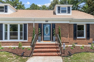 2718 Mirror Lake Dr, Fayetteville, NC 28303