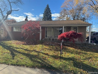 32075 Saint Annes Dr, Warren, MI 48092