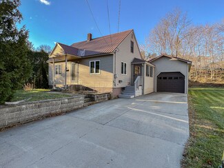 771 Hancock St, Rumford, ME 04276