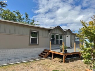 448 Pacific Dr, Warrenton, OR 97121