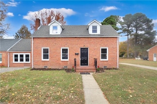 7 E Lewis Rd, Hampton, VA 23666