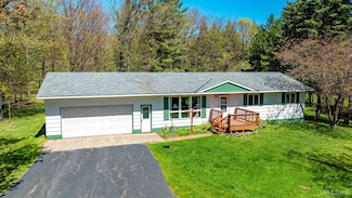 26514 Hendrickson Rd, Calumet, MI 49913