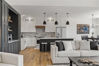 110 Palisades Yacht Club Dr, Lake Ozark, MO 65049