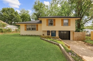 5013 NE 45th St, Kansas City, MO 64117