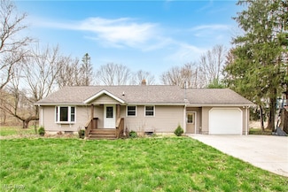 2615 Swartz Rd NE, Hartville, OH 44632