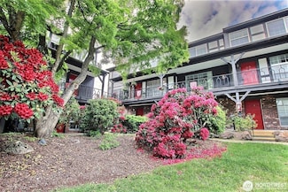 3425 S 176th St Unit 227, Seatac, WA 98188