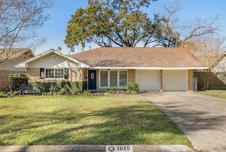 1615 Shadow Bend Dr, Houston, TX 77043