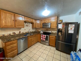 5946 E 29th St, Tucson, AZ 85711