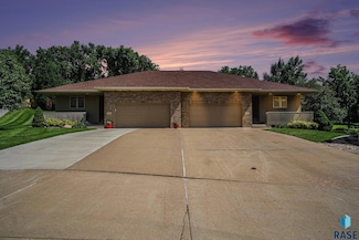 1402 S Lighthouse Place, Sioux Falls, SD 57103