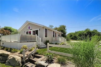 17 Goose Island Rd, Narragansett, RI 02882