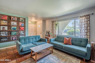 2818 E Clarendon Ave, Phoenix, AZ 85016