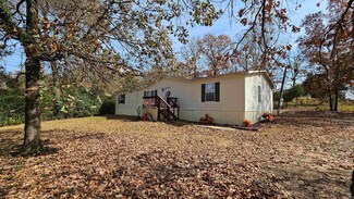 91 Foothill Dr, Conway, AR 72032