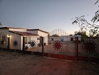 534 Mission Ave NE, Albuquerque, NM 87107