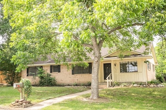 215 Edward Ln, Brenham, TX 77833