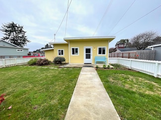134 Grand Ave, Crescent City, CA 95531
