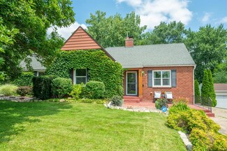 1239 Creston Ave, Des Moines, IA 50315