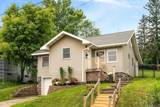 1015 W 6th St, Duluth, MN 55806