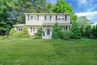 3 Birch Ct, Miller Place, NY 11764