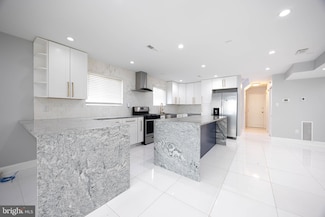 8241 Dorcas St, Philadelphia, PA 19152