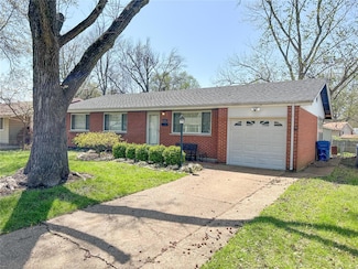 1455 Burning Tree Dr, Florissant, MO 63033