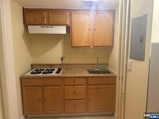 3030 Edwin Ave Unit 2J, Fort Lee, NJ 07024