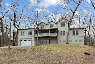 122 Lincolnwood Ct, Spring Grove, IL 60081