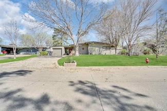 209 NW Mockingbird Rd, Lawton, OK 73507