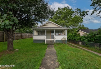 713 Unaka St, Harriman, TN 37748