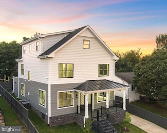1610 12th St S, Arlington, VA 22204