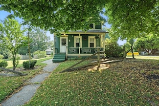 163 Saratoga Ave, Chicopee, MA 01013