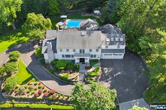 35 Mayflower Dr, Tenafly, NJ 07670