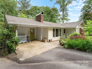 140 Whispering Pines Dr, Pisgah Forest, NC 28768