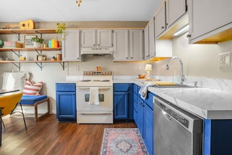 995 Tatesbrook Dr, Lexington, KY 40517