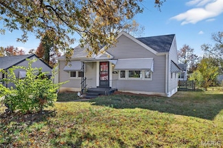 2456 Wieck Dr, Saint Louis, MO 63136